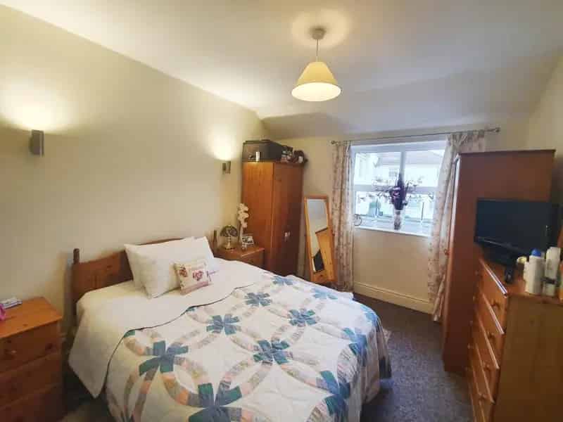 2 Bedroom Cottage Preston - Recently Refurbished - Parking - Pets Considered