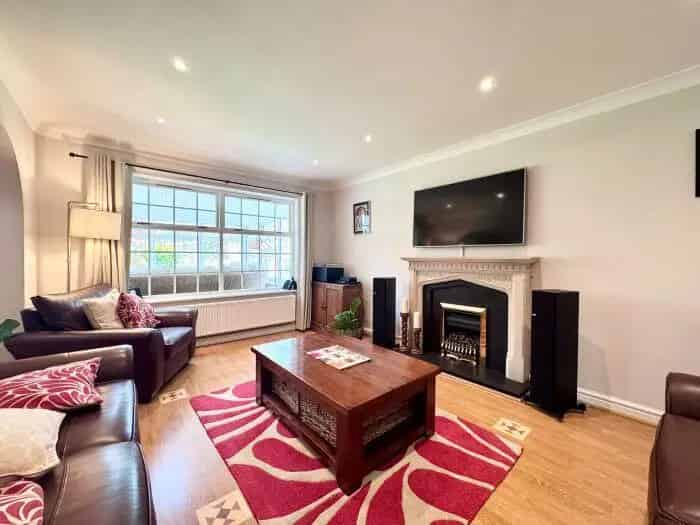 5 Bedroom Detached House for Sale in Gated Hamlet