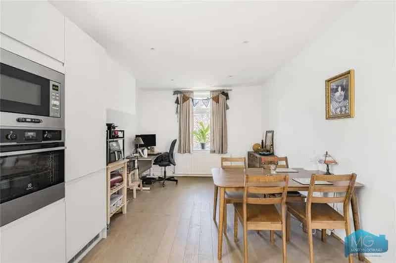 2 Bed Flat for Sale - East Finchley - Newly Renovated Victorian Maisonette