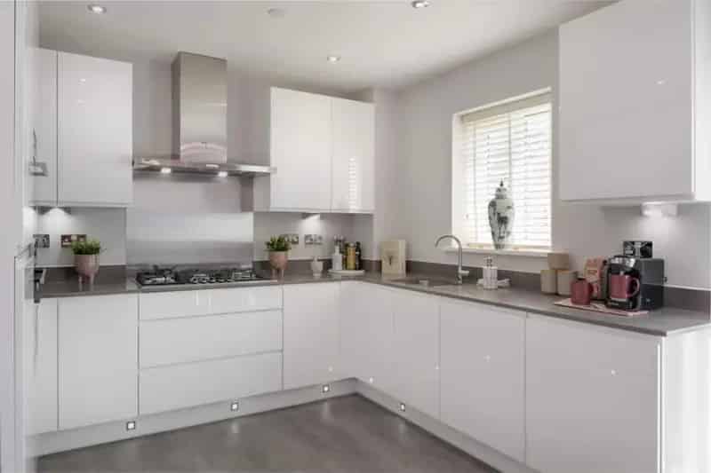 4 Bed Semi-Detached House for Sale
