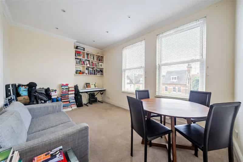1 Bedroom Flat for Sale Near Streatham Common Station