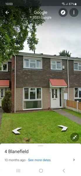 3 Bed House with Garden and Parking