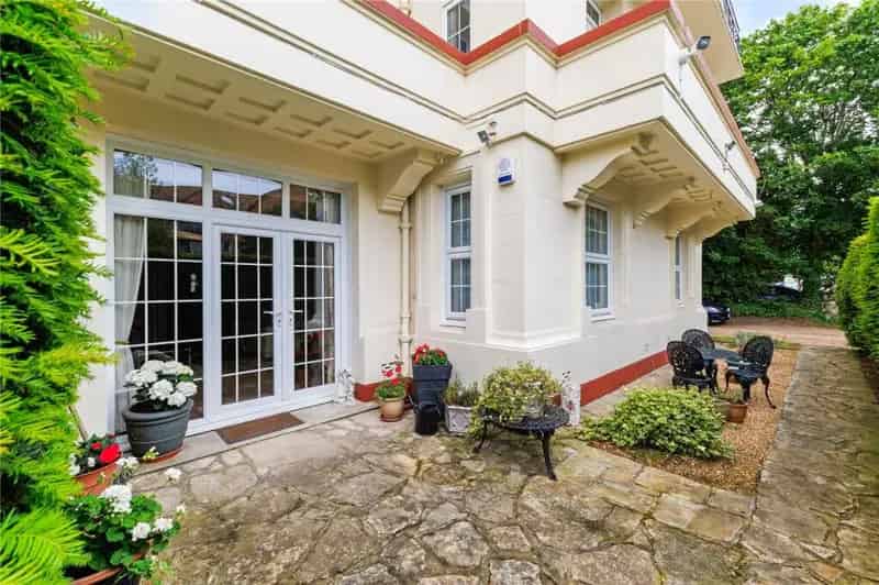 4 Bedroom Ground Floor Apartment For Sale
