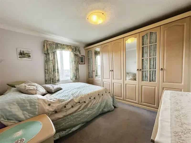 2 Bed Top Floor Apartment Marina Views Allocated Parking No Onward Chain