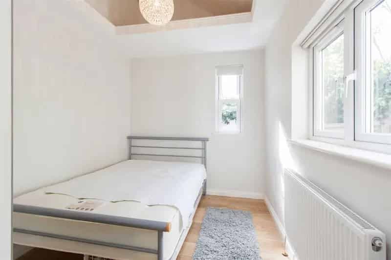 1 Bedroom Flat House to Rent in Poets Corner