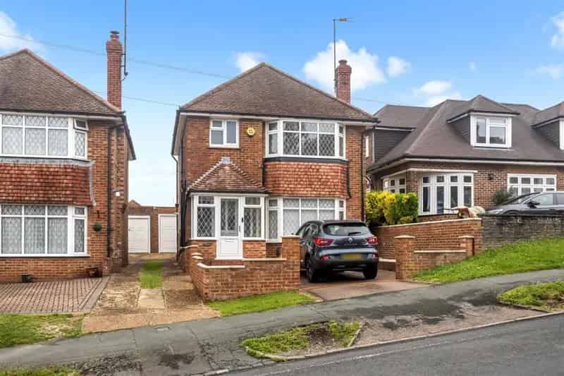 3 Bedroom Detached House for Sale in Patcham, Brighton