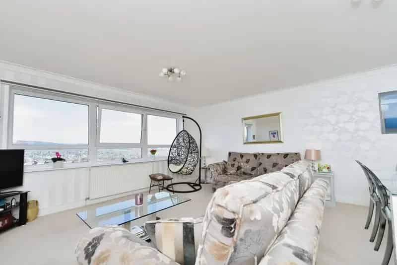 2 Bedroom Flat for Sale Sheffield Incredible Views Garage Included