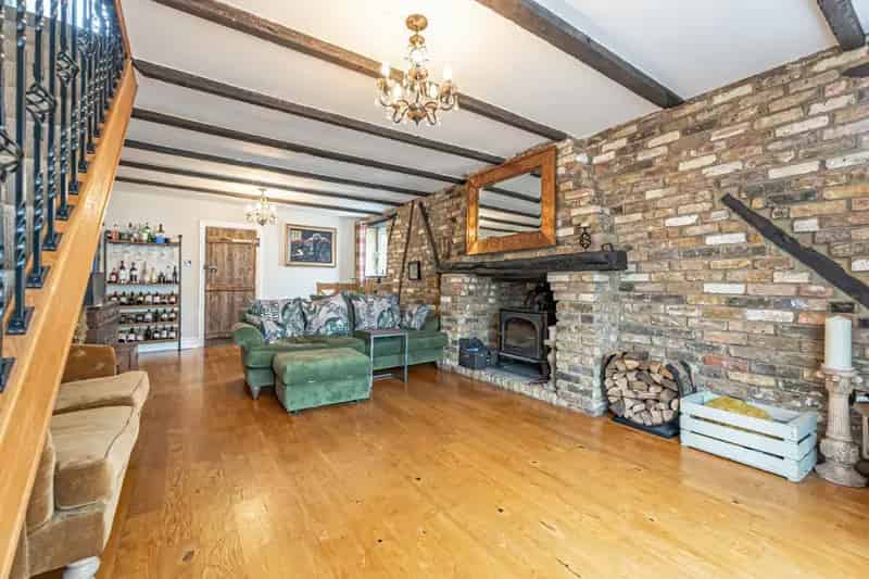 4 Bedroom Coach House in Buckinghamshire