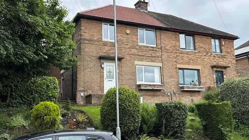 3 Bedroom Semi Detached House To Rent