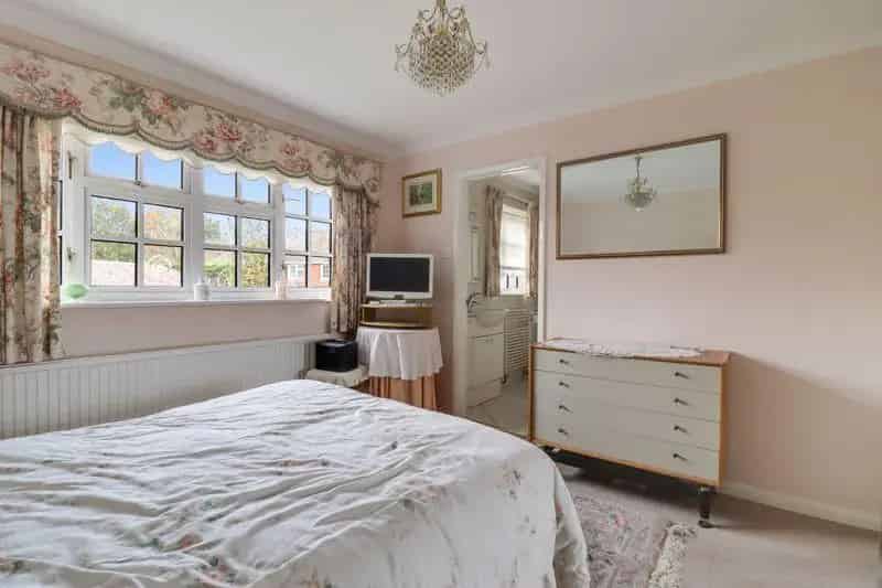 4 Bed Detached House For Sale No Onward Chain Windlesham