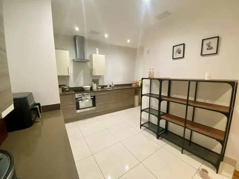 Ground Floor Apartment Near Beach One Double Bedroom Study