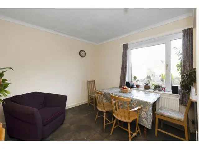 3 bedroom flat  for sale