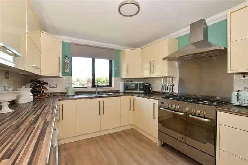 4 Bed Detached House for Sale in Brading