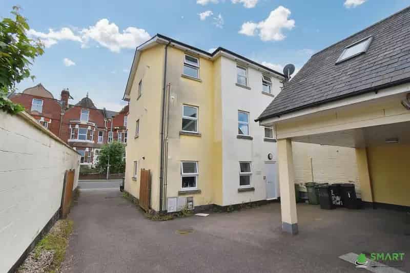 3 Bedroom Furnished Investment Apartment Exeter