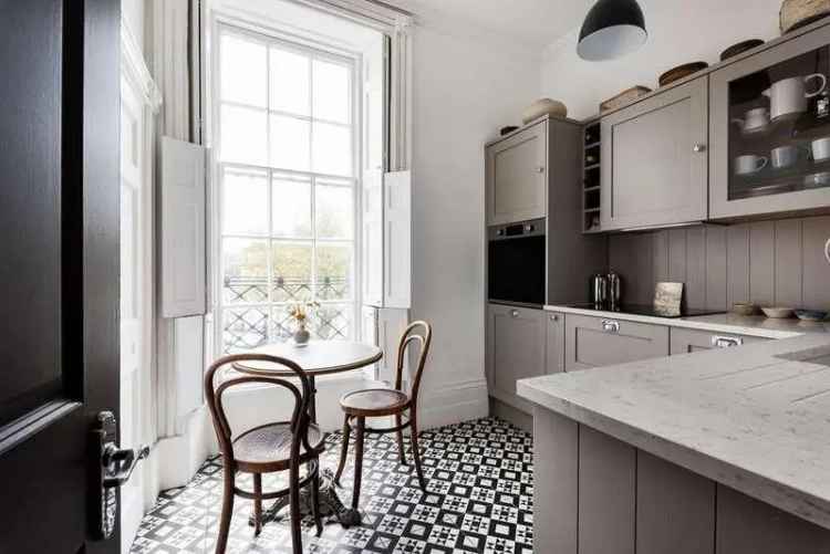 2 Bed Flat for Sale in Bath - Georgian Apartment with Stunning Views