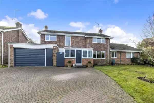 Brockenhurst Close, Woking, Surrey, GU21 4DS | Property for sale | Savills