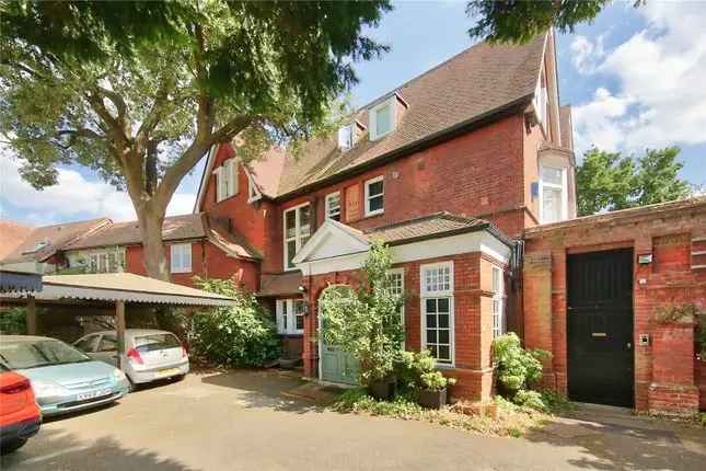 Flat for sale in Berkeley Place, Wimbledon, London SW19