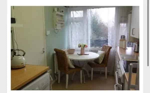 House Near Hoddesdon Town Center Large Balcony Close to Train Station
