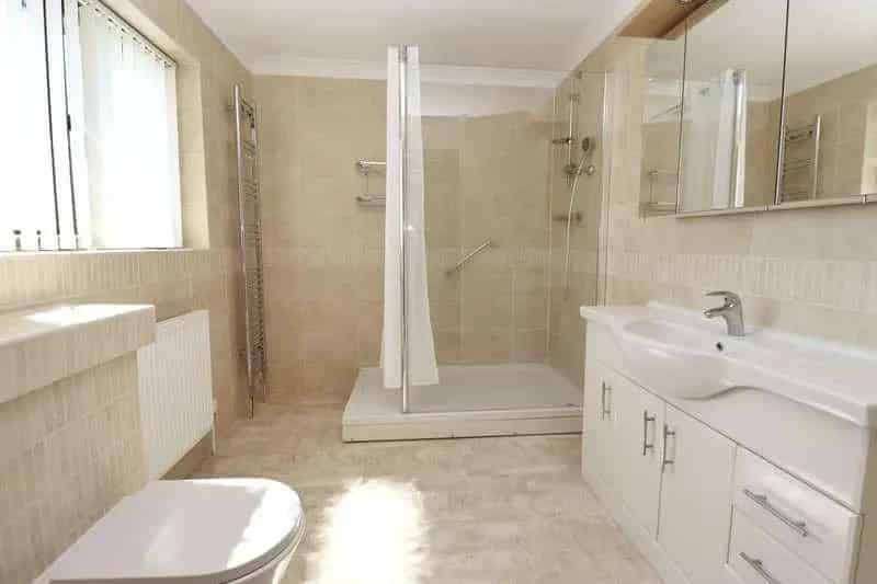 5 Bedroom House for Sale - Countryside Living