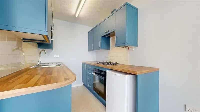 2 Bed Flat for Sale near Chesil Beach
