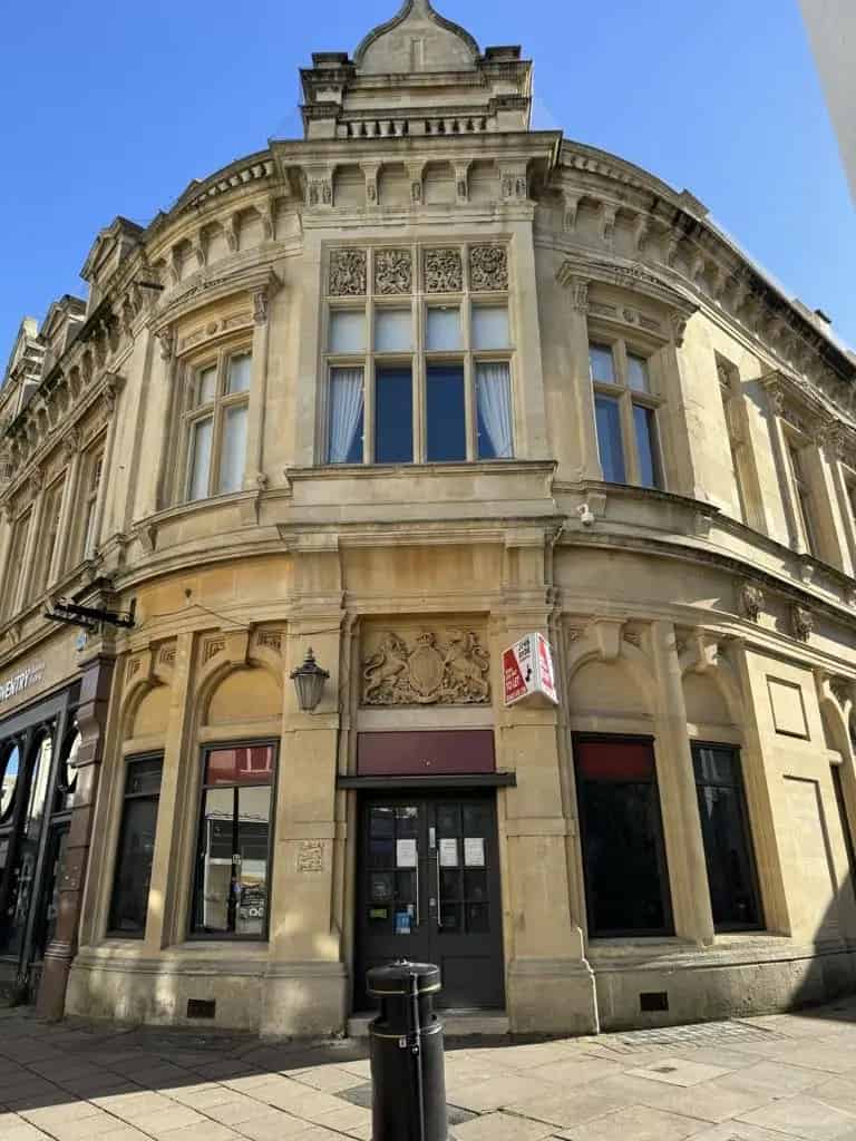 Grade II Listed Retail Property on The Promenade