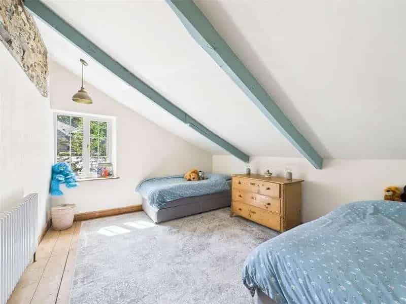 4 bed house for sale