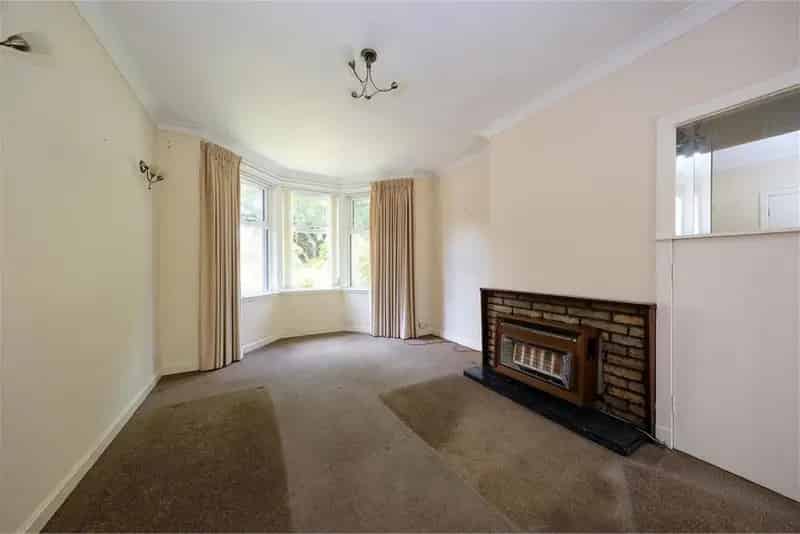 2 Bed Semi Detached House with 2 Reception Rooms and Private Gardens