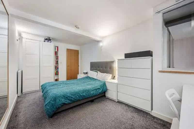 2 Bed Flat for Sale - Buy-to-Let Investment Opportunity