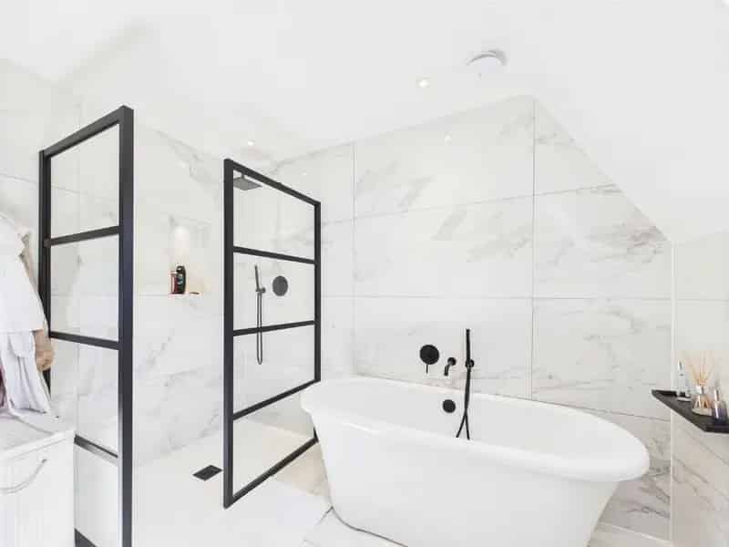 5 Bed Detached House for Sale Cassiobury Estate