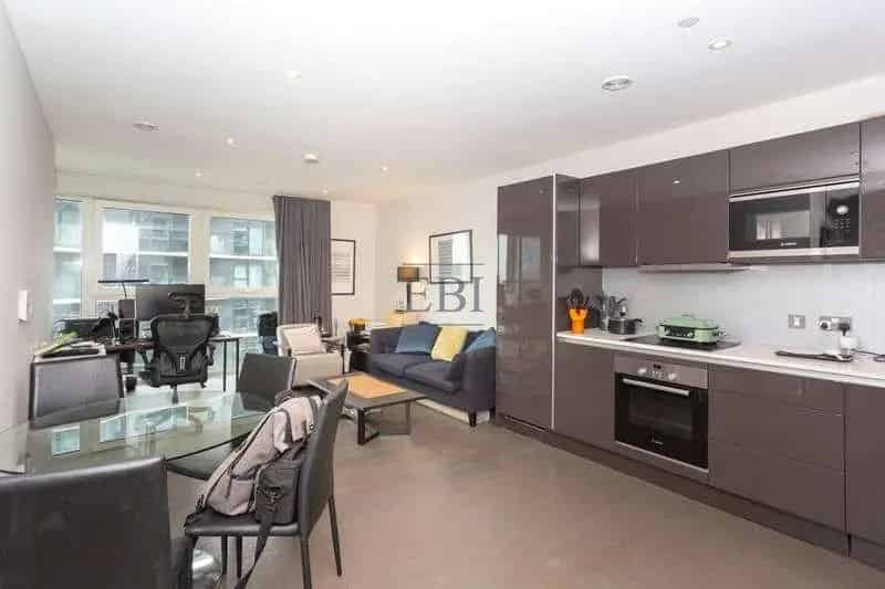 1 Bed Flat for Sale in Glasshouse Gardens London