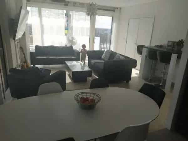 3 Bed Flat near Westfield London - Modern, Secure, Family Friendly