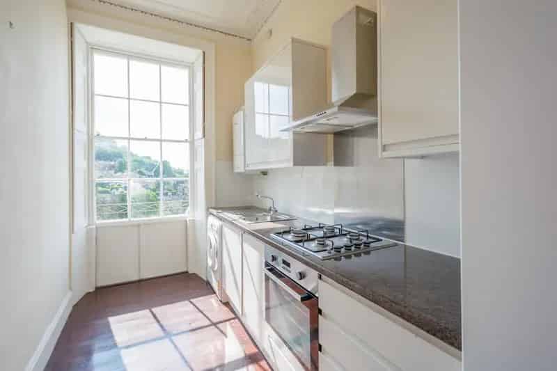 1 Bedroom Ground Floor Flat Available May 23rd