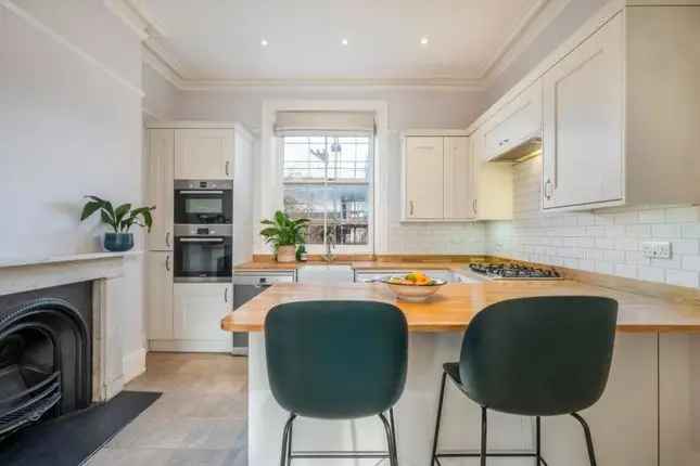 Flat for sale in Lawford Road, Kentish Town NW5