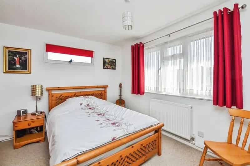 Spacious Four Bedroom Detached Bungalow Westbury