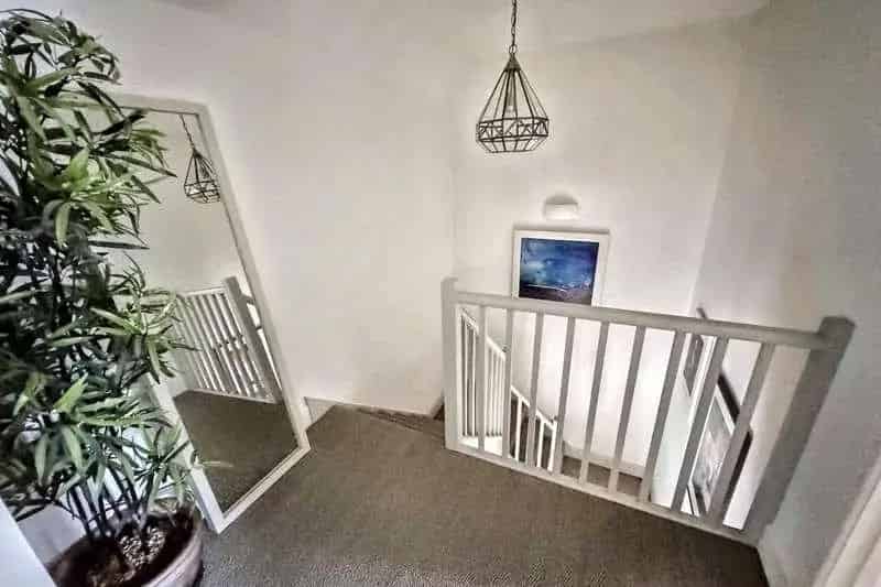 2 Bed Grade II Listed Cottage Wimborne Town Centre Garage Parking