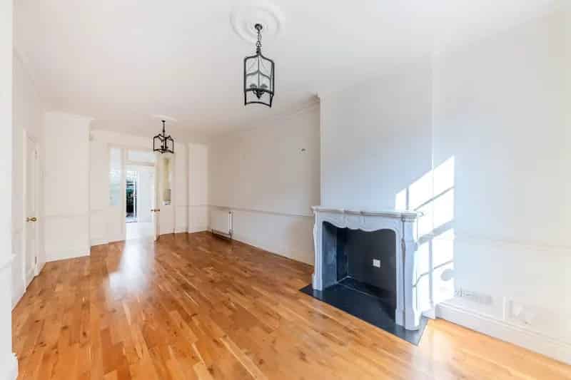 3 Bedroom Victorian House for Rent in Old Wandsworth