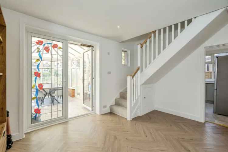 Spacious Four Bedroom Detached Home Near Seafront