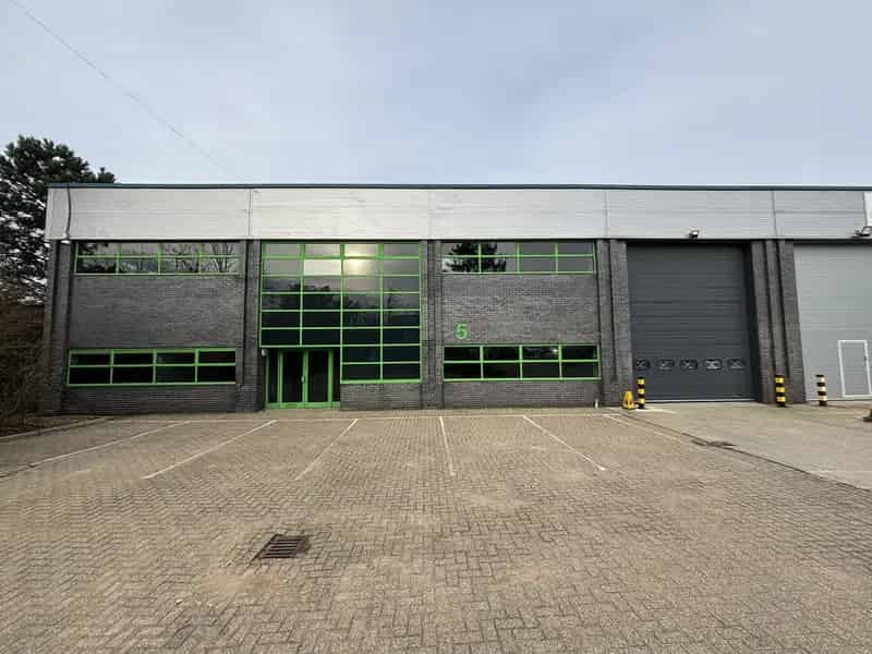 Steel Portal Frame Warehouse Unit Harlow