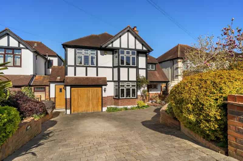 5 Bedroom Detached House for Sale West Purley