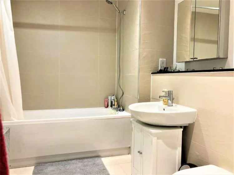 2 Bedroom Apartment For Sale in Manchester Near Deansgate