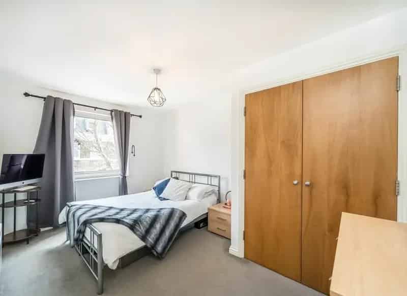 Spacious First Floor Apartment with Allocated Parking