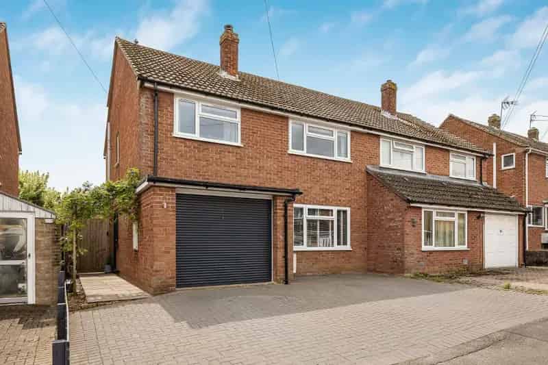 4 Bedroom Semi Detached House For Sale