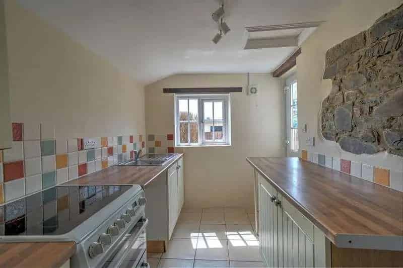 2 bed house for sale