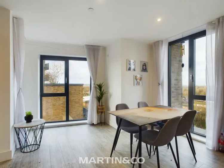 Apartment For Sale in Staines-upon-Thames, England