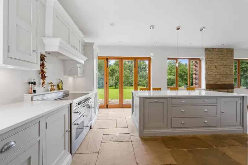 5 Bedroom Detached House with Barn Glazebury Cheshire