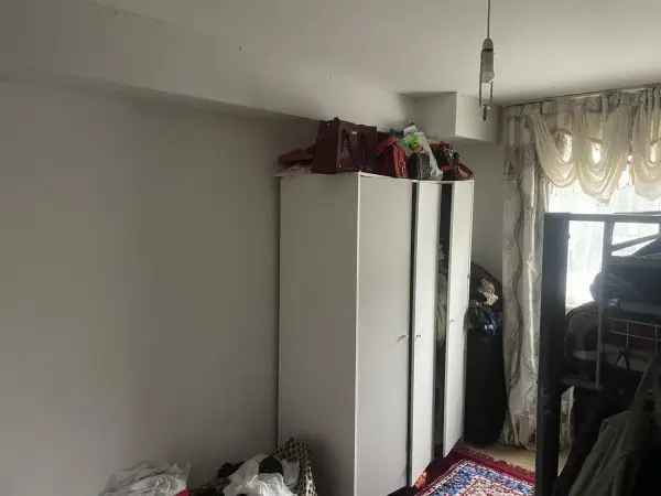 Flat For Rent in Barnsley, England