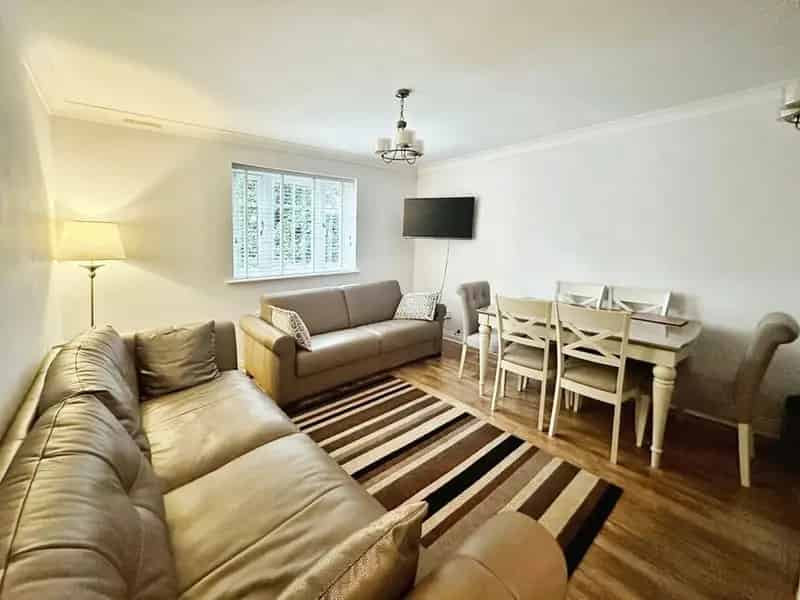 2 Bedroom Furnished Apartment for Rent Fulford YO10