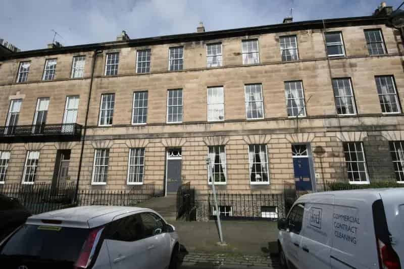 4 bedroom flat to rent