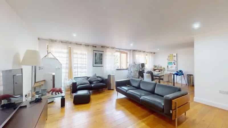 3 Bedroom Flat To Rent Available 10092025