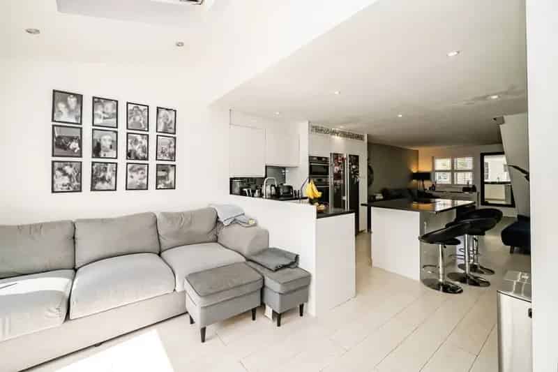 4-Bedroom Semi-Detached Home with Modern Ensuite and Open-Plan Living